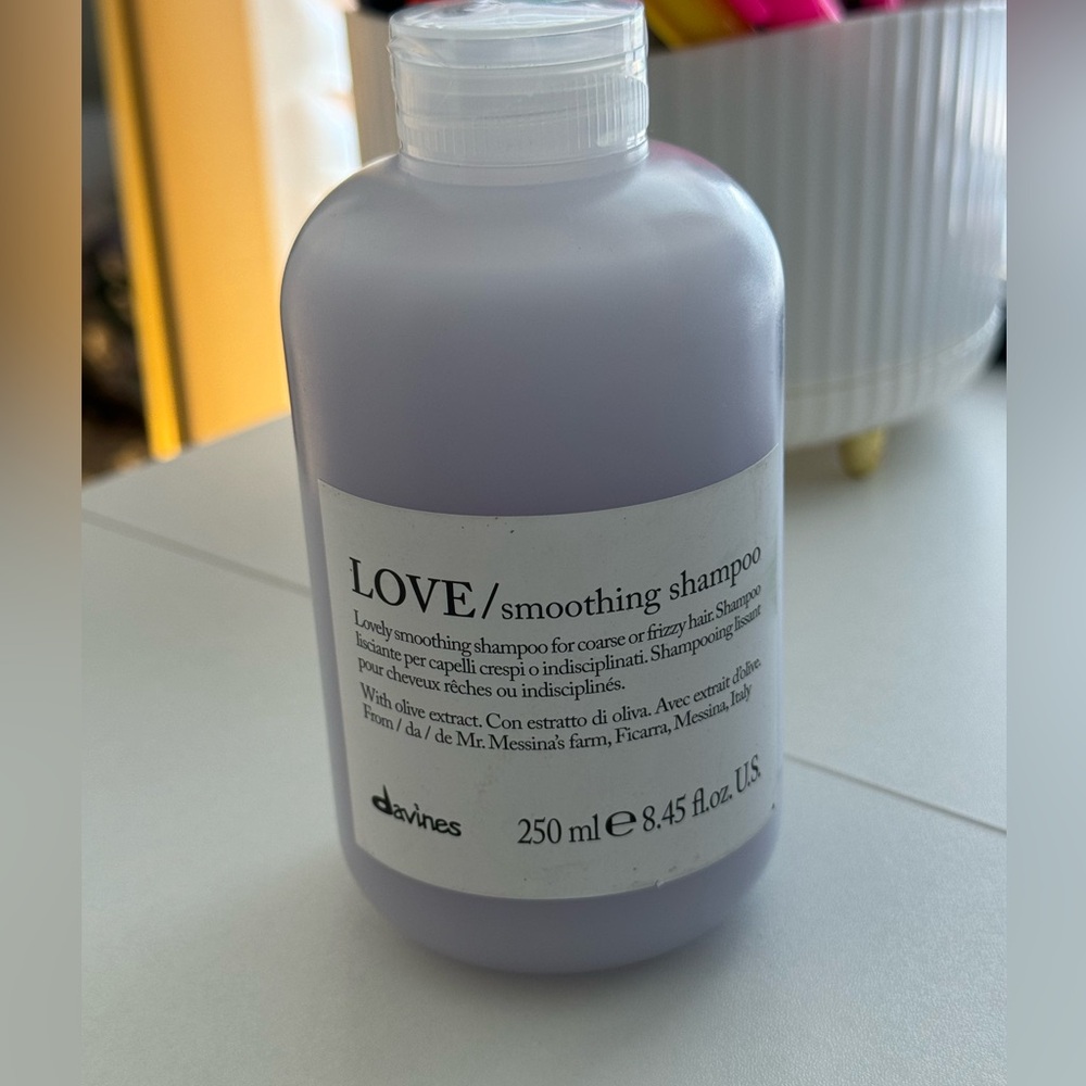 NEW LOVE Smoothing Shampoo by Davines